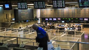 Dos fondos de acreedores aceptaron la oferta de canje argentina