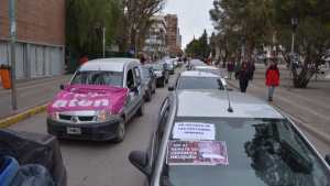 Video: una caravana por el centro  contra del remate de Cerámica Neuquén
