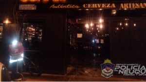Le clausuraron el local por reunirse a brindar con sus empleados en Neuquén