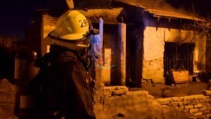 Dos personas lesionadas tras un incendio ocurrido esta madrugada, en Roca