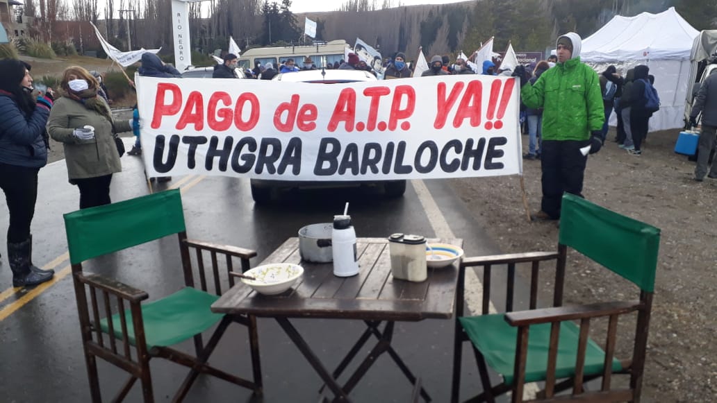 Los trabajadores gastronómicos de Bariloche se movilizaron durante meses hasta obtener una ayuda. Archivo