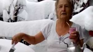 Mate con torta de nieve: otro divertido video de Inés para sus nietos desde Zapala