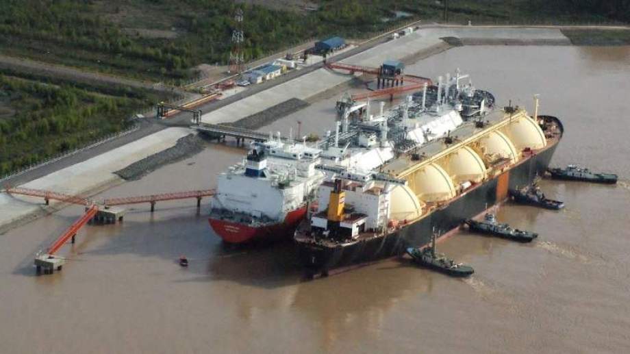 Nación resolvió lanzar una licitación internacional para contratar un segundo buque regasificador y a la vez sumar una nueva ronda del Plan Gas.Ar.