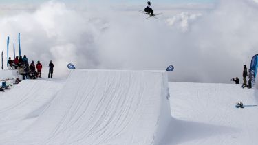 Esquiadores de alta competencia esperan la fecha de largada