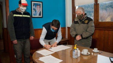 Con la firma se busca ampliar la ayuda a las familias mas necesitadas. Foto: gentileza