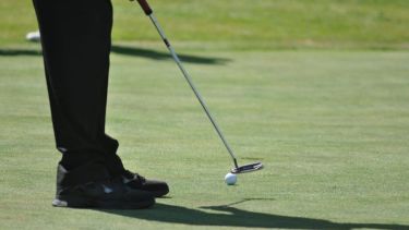 El encuentro había convocado a unas 40 personas, en el predio cercano al río Negro.-