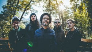 Gusanos de Seda y un anticipo de su álbum debut