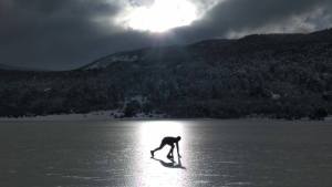 El Parque Lanín advirtió que está prohibido circular sobre lagos y lagunas congeladas