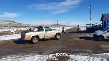 Se mantienen los retenes en los accesos a Jacobacci (Foro: José Mellado)