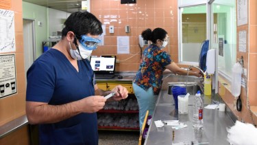 Continuan aumentando los contagios en el personal de Salud de Neuquén.