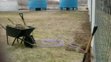 Instalaron tanques para la cría de alevinos de Pejerrey en la piscicultura de Villa Regina. (Foto gentileza)