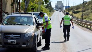 Habilitan el tránsito vehicular en el puente ferrocarretero que une Viedma y Patagones