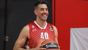 Es oficial: Scola seguirá jugando en el básquet italiano