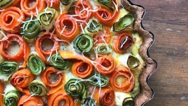 Tarta roll de zucchini, zanahoria y ricotta con masa integral