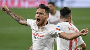 Ocampos hizo de todo: el gol del triunfo para Sevilla y luego salvó a su equipo como arquero