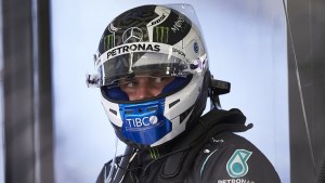 Bottas acordó renovar su contrato con Mercedes