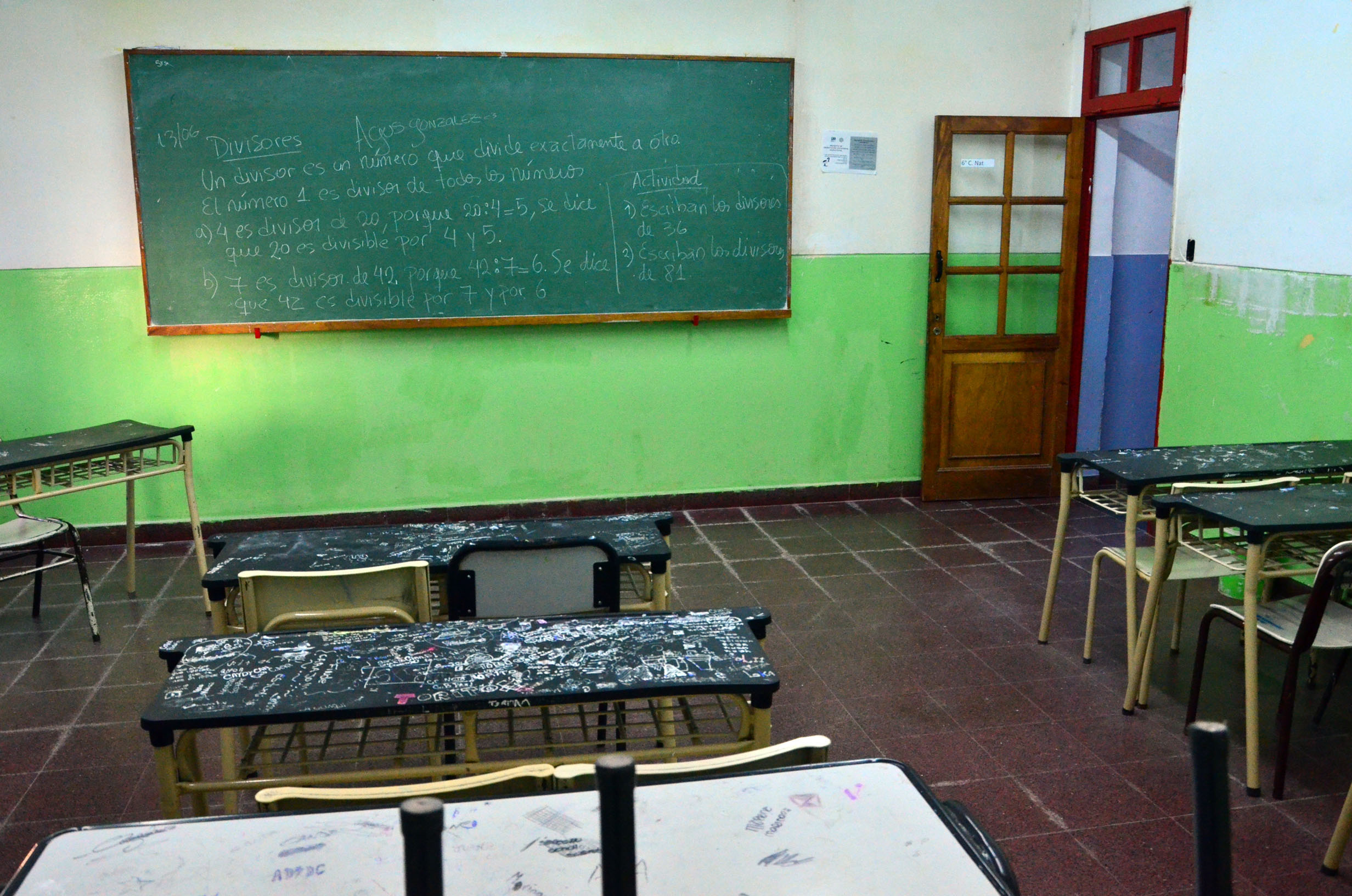 El distanciamiento social y los protocolos ante la aparición de casos sospechosos reduce sensiblemente el espacio útil de cada escuela. Foto archivo: Marcelo Ochoa.