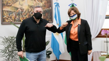 Aguiar y Carreras se reunieron en la Casa de Gobierno. Foto Gentileza Secretaria de Medios de Río Negro.