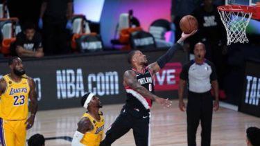 LeBron James no pudo impedir la derrota de los Lakers