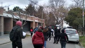 Repudian protesta en el domicilio particular de una ministra de Neuquén