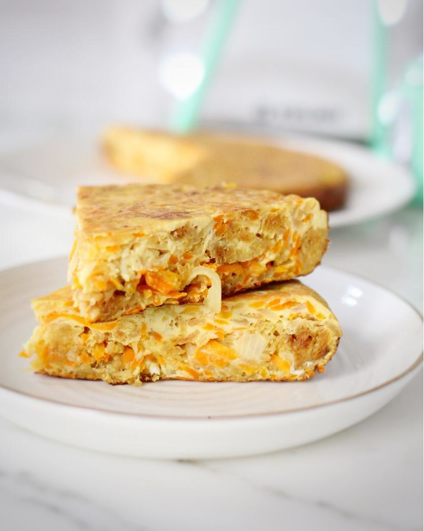 Tortilla de papa, zanahoria y cebolla