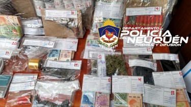 Los elementos incautados durante los allanamintos. Foto: Policía de Neuquén