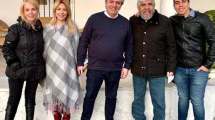 Imagen de Los mensajes de la foto del presidente con la familia Moyano