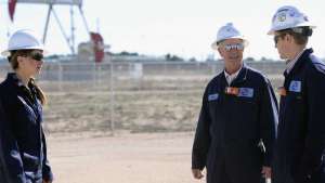 Occidental Petroleum restableció el pago de salarios