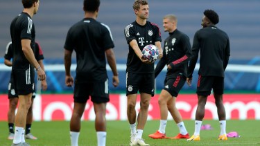 Thomas Mueller (Bayern Múnich) durante la sesión de entrenamiento, ayer en el estadio Jose Alvalade de Lisboa. (Miguel A. Lopes/Pool via AP)