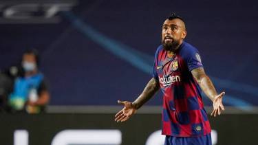 "Un equipo, que yo pienso es el mejor del mundo, no puede tener 13 jugadores profesionales y que los demás sean menores". Arturo fue duro con la dirigencia del Barcelona.