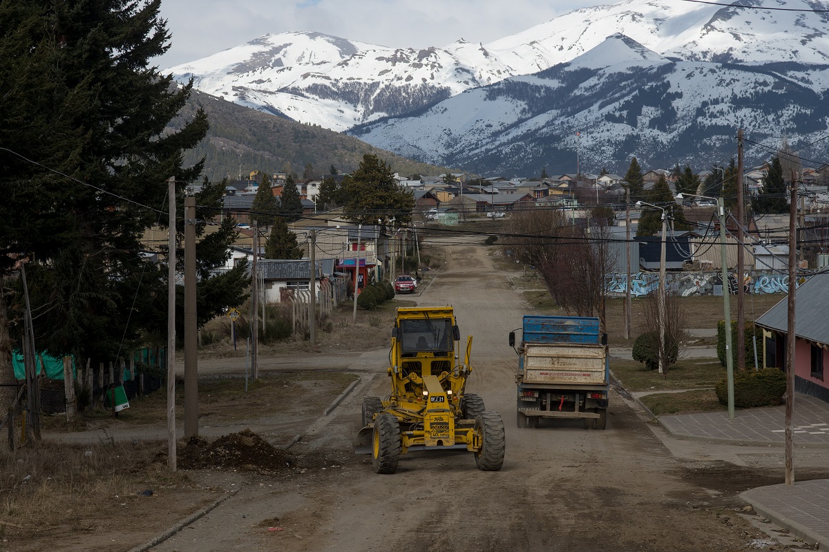 La mayoría de las calles de Bariloche son de ripio y desde hace muchos años que no se ejecuta un plan de asfalto. Foto: archivo