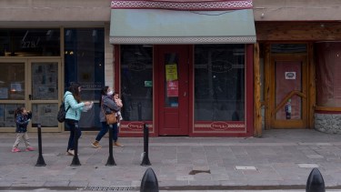 Los comercios de Bariloche pueden abrir hasta las 21. Archivo