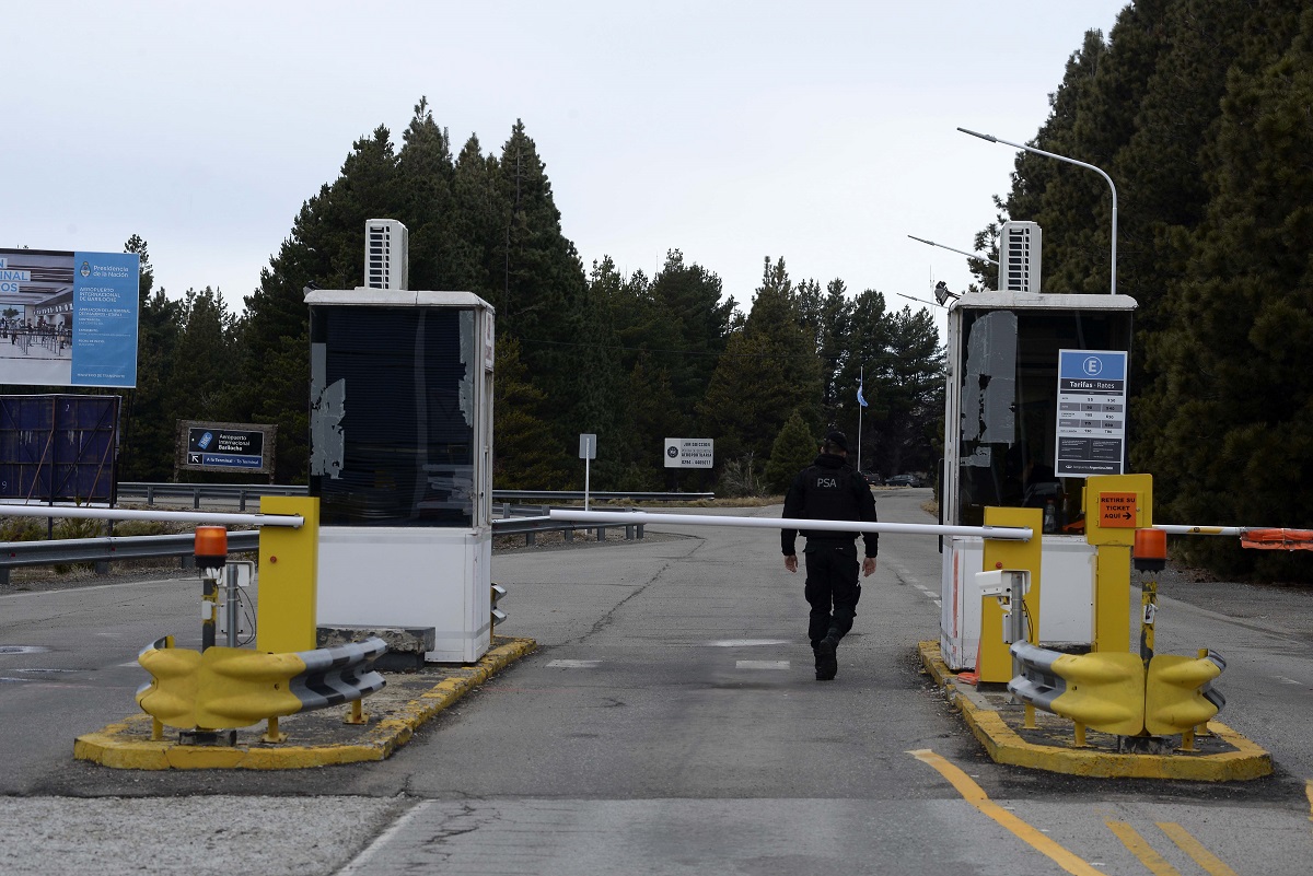 La PSA tiene el poder de policía en el aeropuerto internacional de Bariloche. Archivo