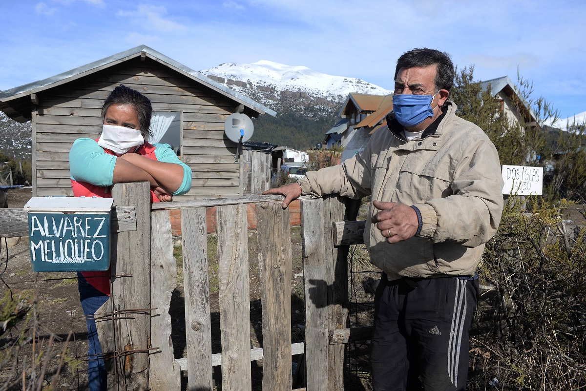 En Bariloche, 1.467 personas contrajeron la enfermedad desde marzo hasta la fecha de las cuales 1.067 se curaron y 27 murieron. (Foto: Archivo)