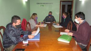 Piden la separación de un funcionario del municipio Huergo denunciado por abuso