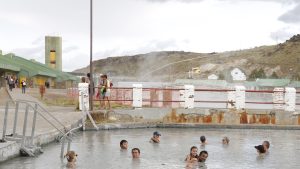 Se conocieron las empresas interesadas en concesionar el hotel Copahue: una ya compitió por Chapelco