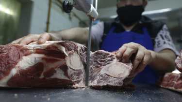 En carnicerías neuquinas indicaron que hacía casi dos meses que se mantenía el valor "y ahora subió todo de golpe".