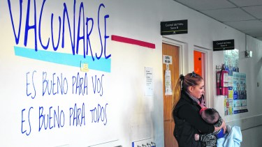 Vacunatorio en el hospital de Roca. 