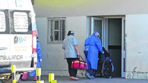 La ola de contagios pone en jaque al sistema de salud del Alto Valle Oeste