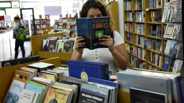 Muchos optaron por incorporar algunos clásicos, y compraron libros en formato físico;aunque también hubo un crecimiento de las opciones digitales. (Foto: Florencia Salto)