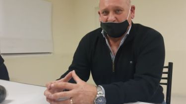 El ministro Zgaib reconoció que la medida se vincula con el alto ausentismo en el sector público y en el privado.