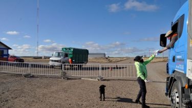 Ante medida de restricción de ingreso y egreso de personas, disputa por Salud en Jacobacci, se establecieron retenes en los accesos. (Foto: José Mellado)