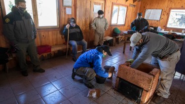 Estufas rusas que vinieron a traer calor a los pobladores del parque Lanín
