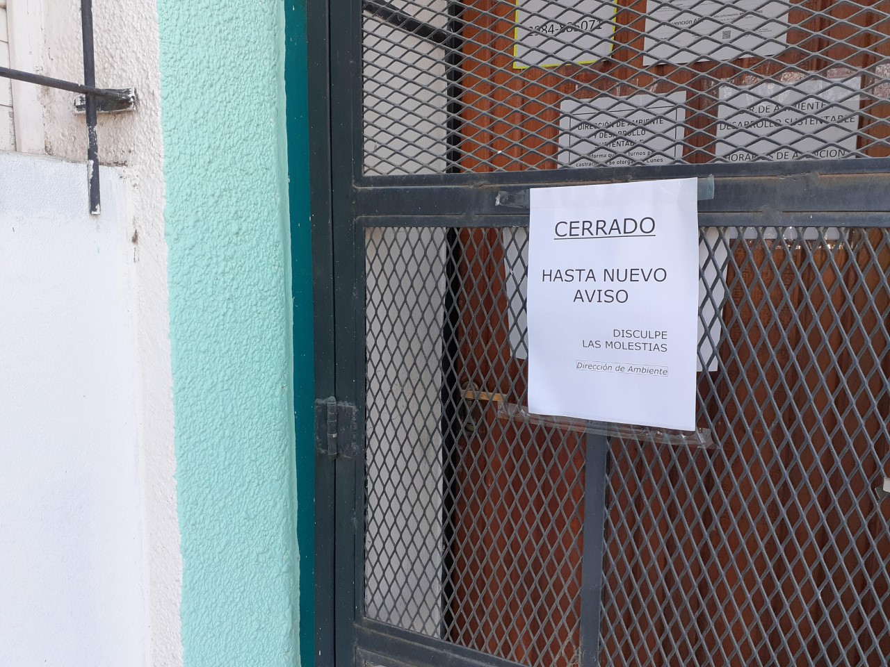 La oficina del área de Medio Ambiente del municipio tiene sus puertas cerradas por un caso positivo. (Foto Pablo Accinelli)
