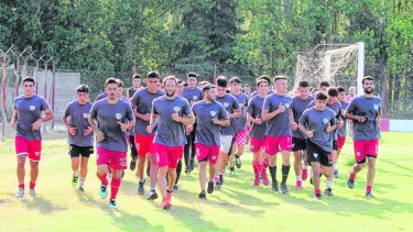 El Rojo neuquino, uno de los que juega el Regional Amateur. 