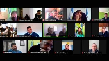 En una videoconferencia que encabezaron el secretario del Interior y Gobierno Locales, Osvaldo Llancafilo y el presidente de la ADI-NQN, José Brillo, los intendentes del norte neuquino hablaron de la presa. (Gentileza).- 