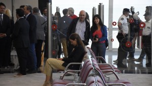 La fiscalía descartó que la pareja de Gutiérrez haya viajado en un avión oficial