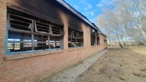 Comienzan a reconstruir el único secundario de Picún  que fue devorado por las llamas