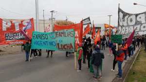 Trabajadores de Expreso Argentino liberaron el puente Neuquén-Cipolletti