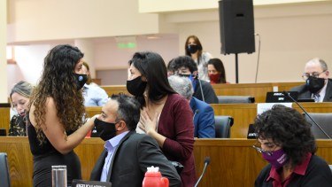 Concejala Ana Servidio (fdT) Natalia Hormazabal y Angelica Lagunas (FIT)